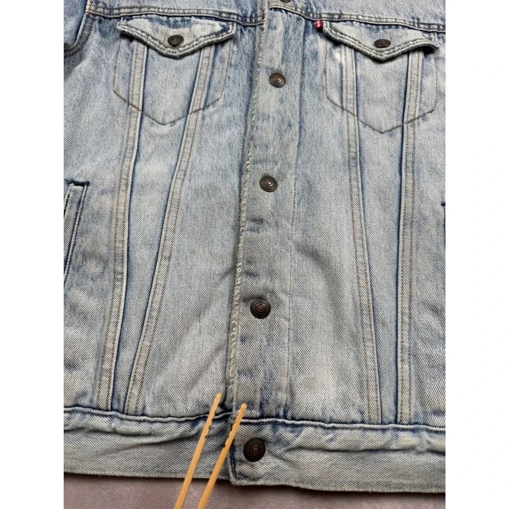 Levis Premium Mens M Sherpa Lined Denim Trucker Jacket Light Wash Blue Casual